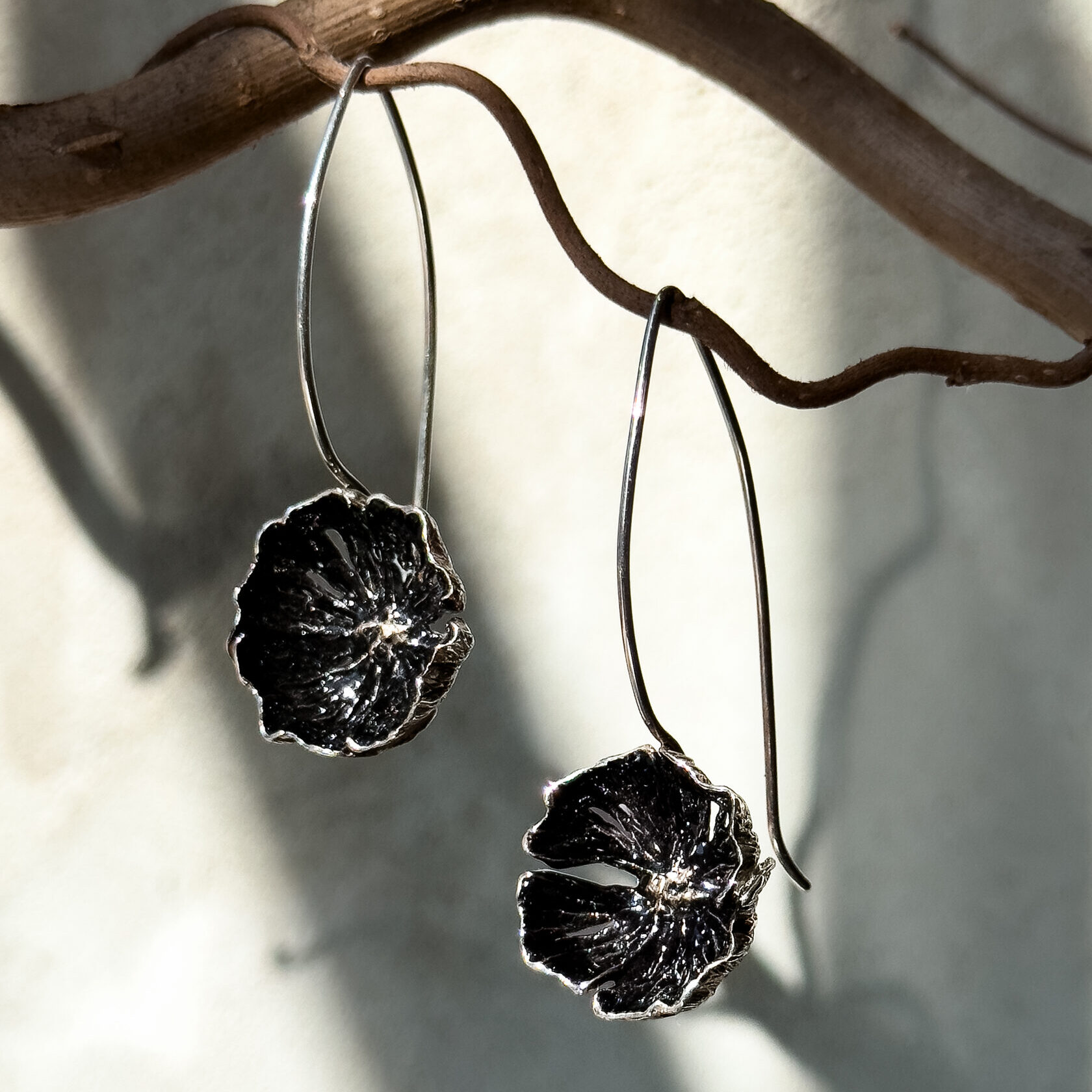 EKATERINA TOLSTAYA Серьги Маки черные