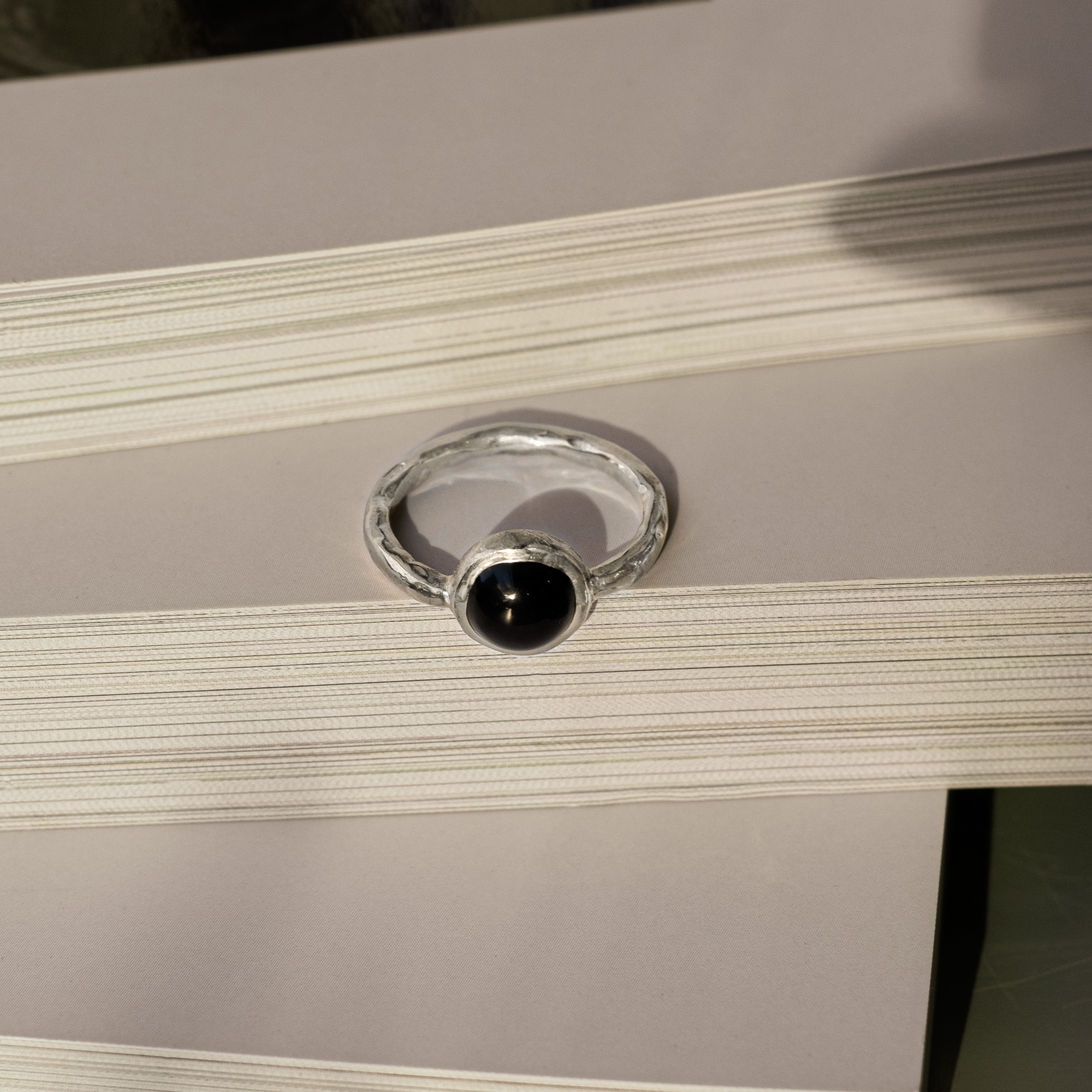 EKATERINA TOLSTAYA Кольцо с черным агатом