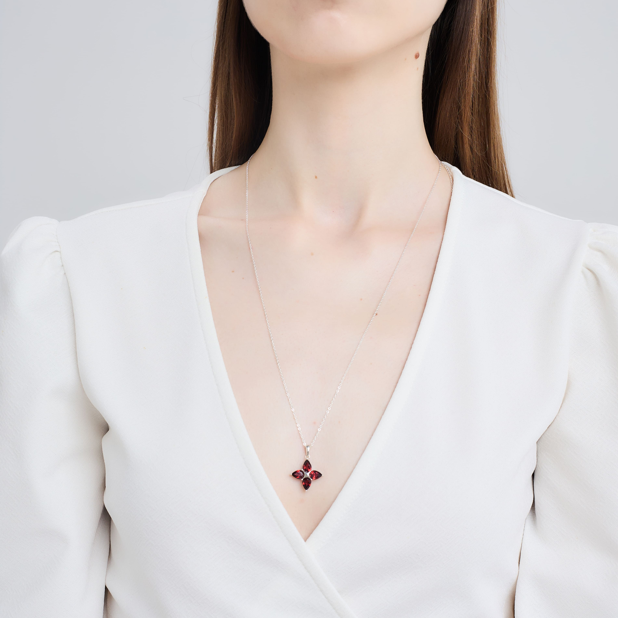 INFANTA Кулон Principessa Pere с гранатами груша