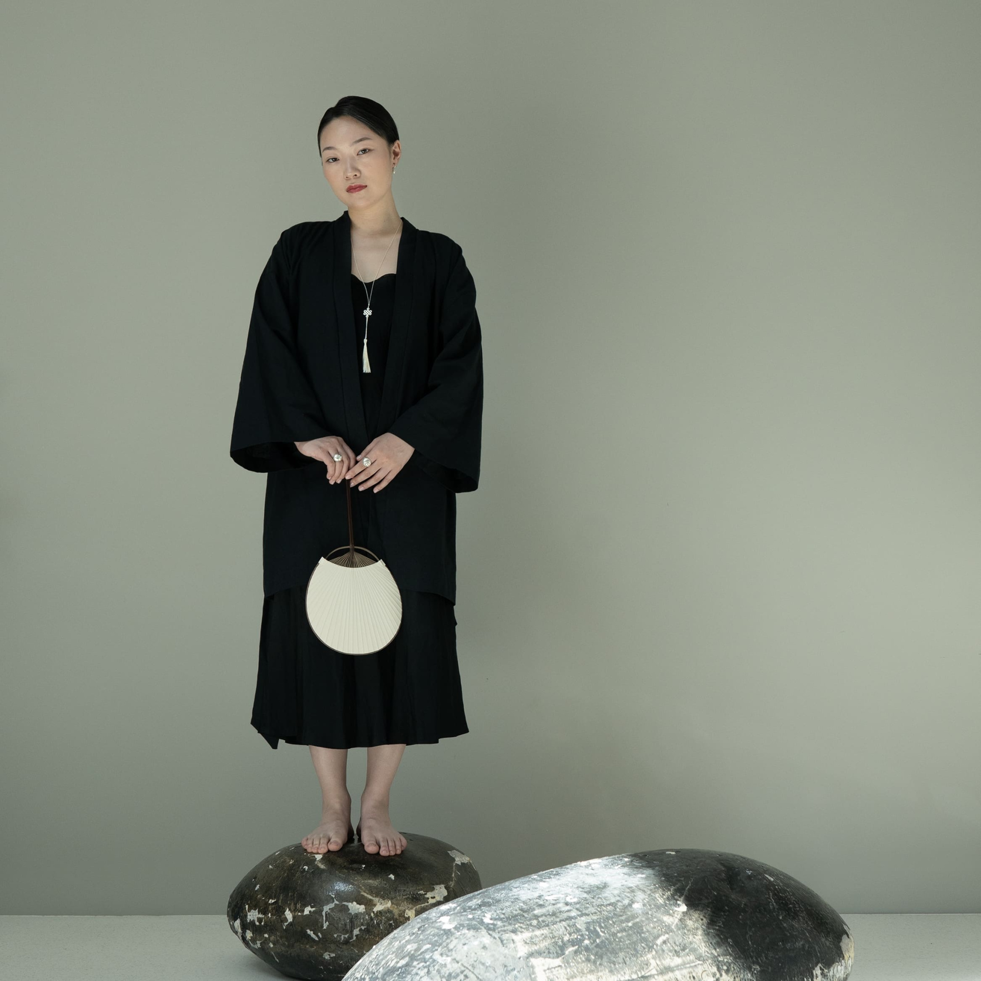 MS. MARBLE Подвеска Endless Knot на нити с кисточкой