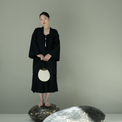 MS. MARBLE Подвеска Endless Knot на нити с кисточкой