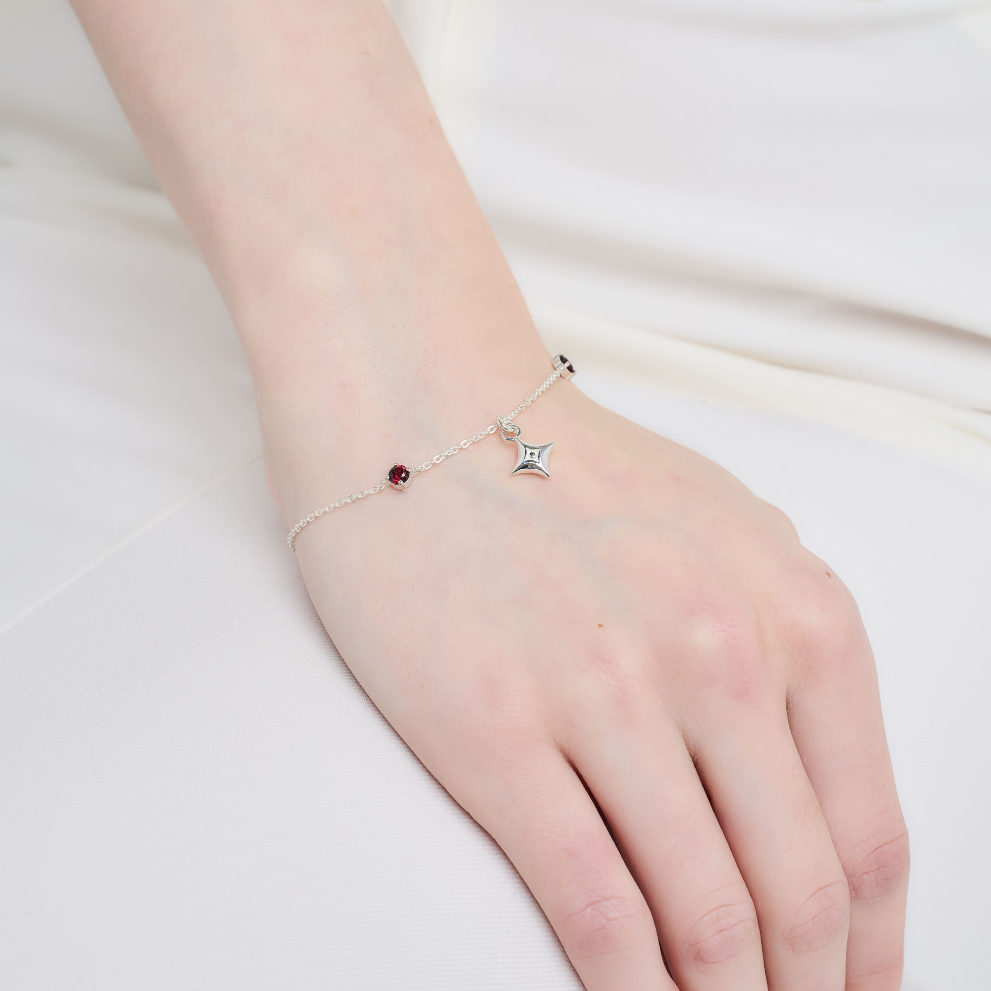 INFANTA Браслет Stella с гранатами