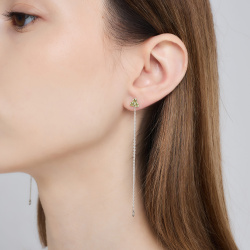 INFANTA Серьги протяжки Principessa Trifoglio piccolo с хризолитами в серебре