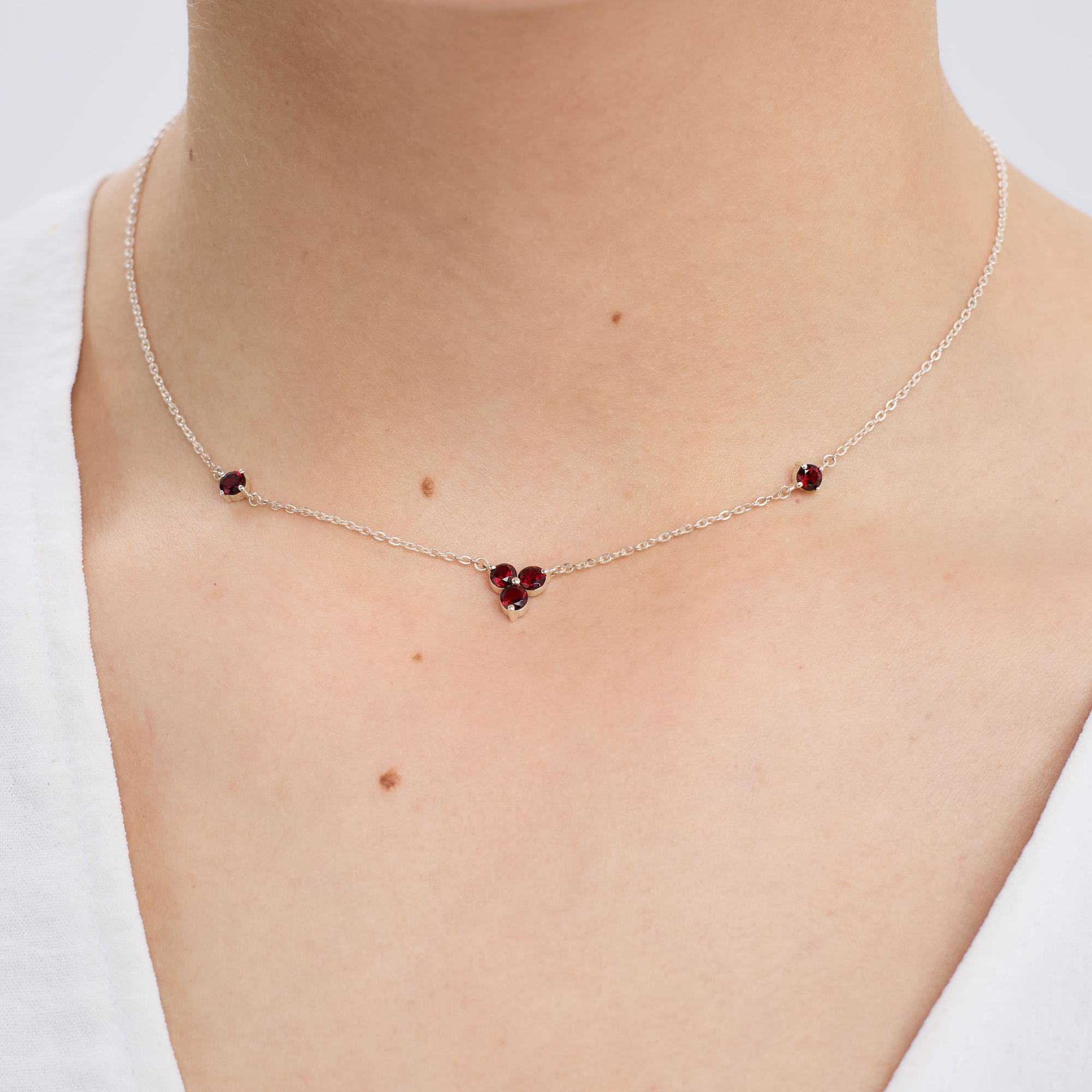 INFANTA Чокер Principessa Trifoglio piccolo с гранатами в серебре