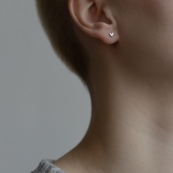 MS. MARBLE серьга-пусет Symbol filled heart серебро