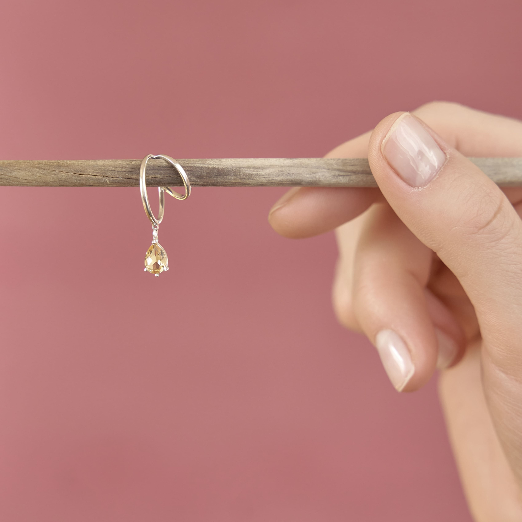 INFANTA Кафф с камнем Anello Goccia с цитрином в серебре