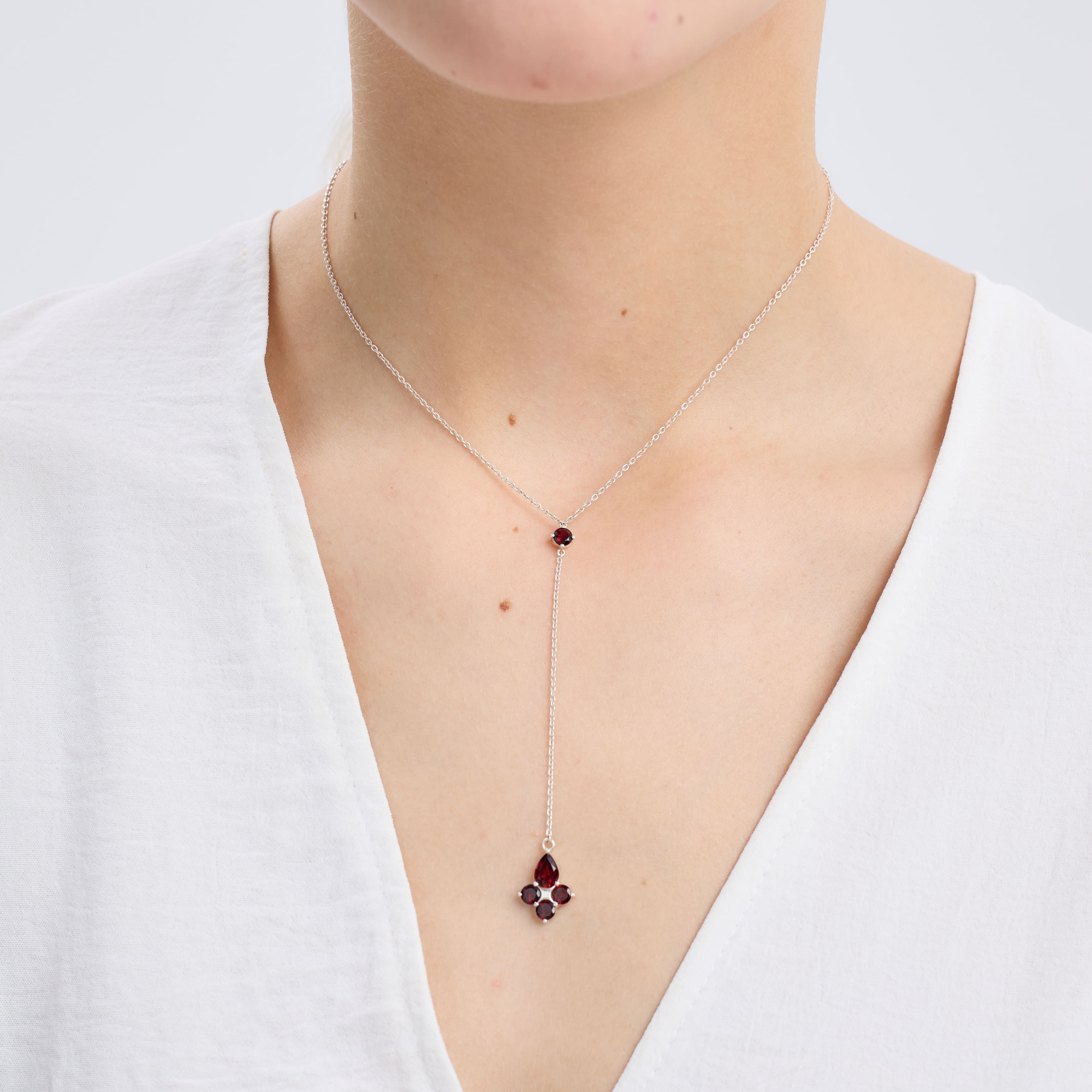 INFANTA Подвеска галстук Principessa Pera с гранатами круг и груша в серебре