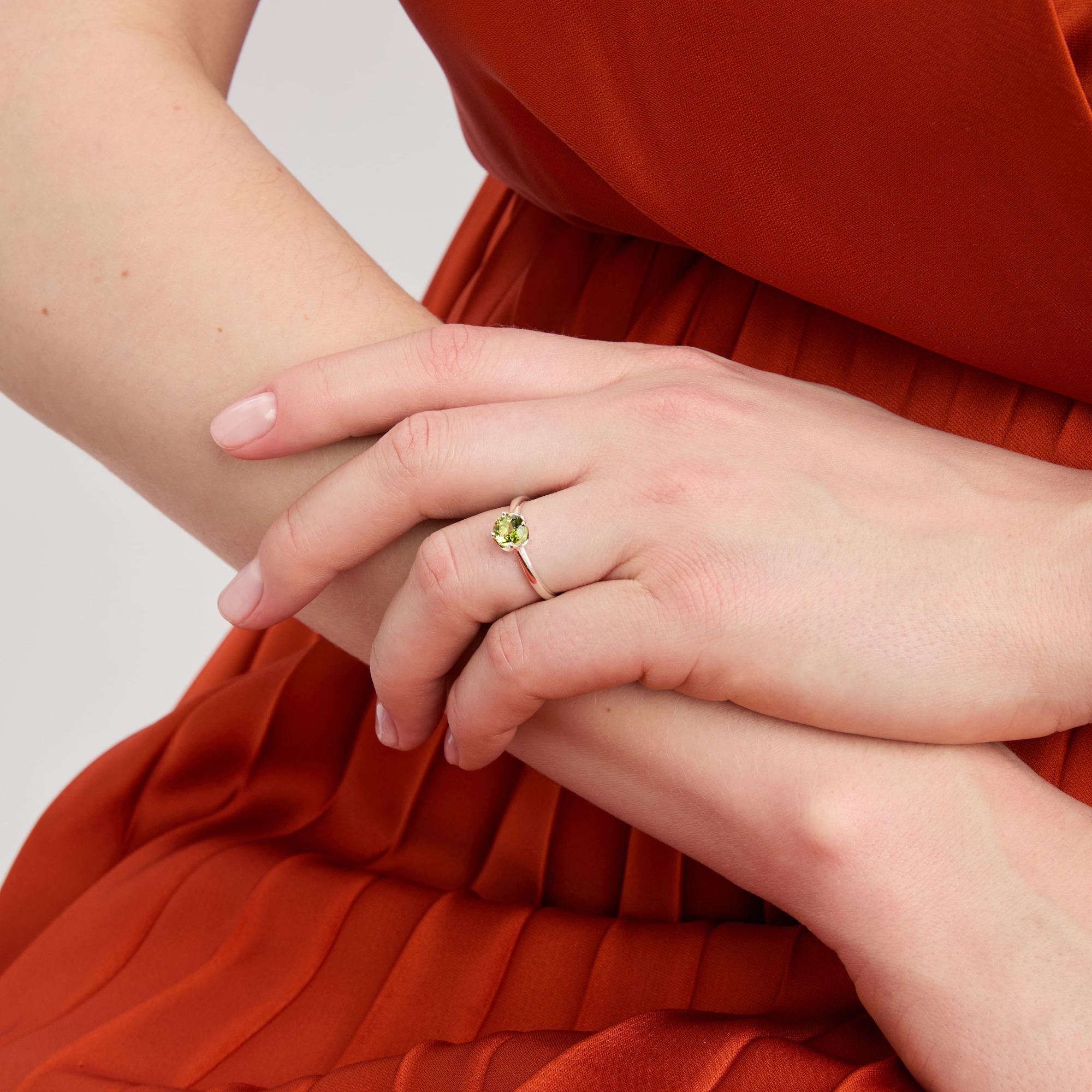 INFANTA Кольцо Principessa Corona с хризолитом