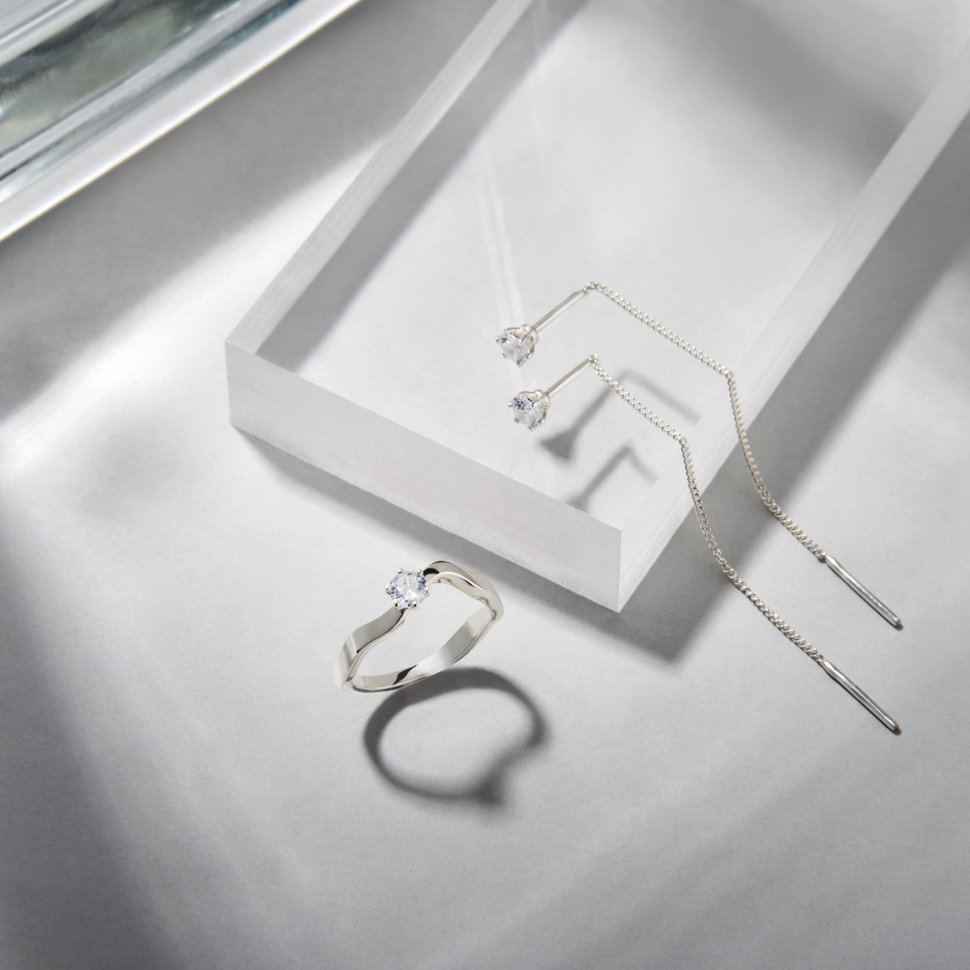 URBAN ISLAND серьга-протяжка Reunion 4mm (1 шт)