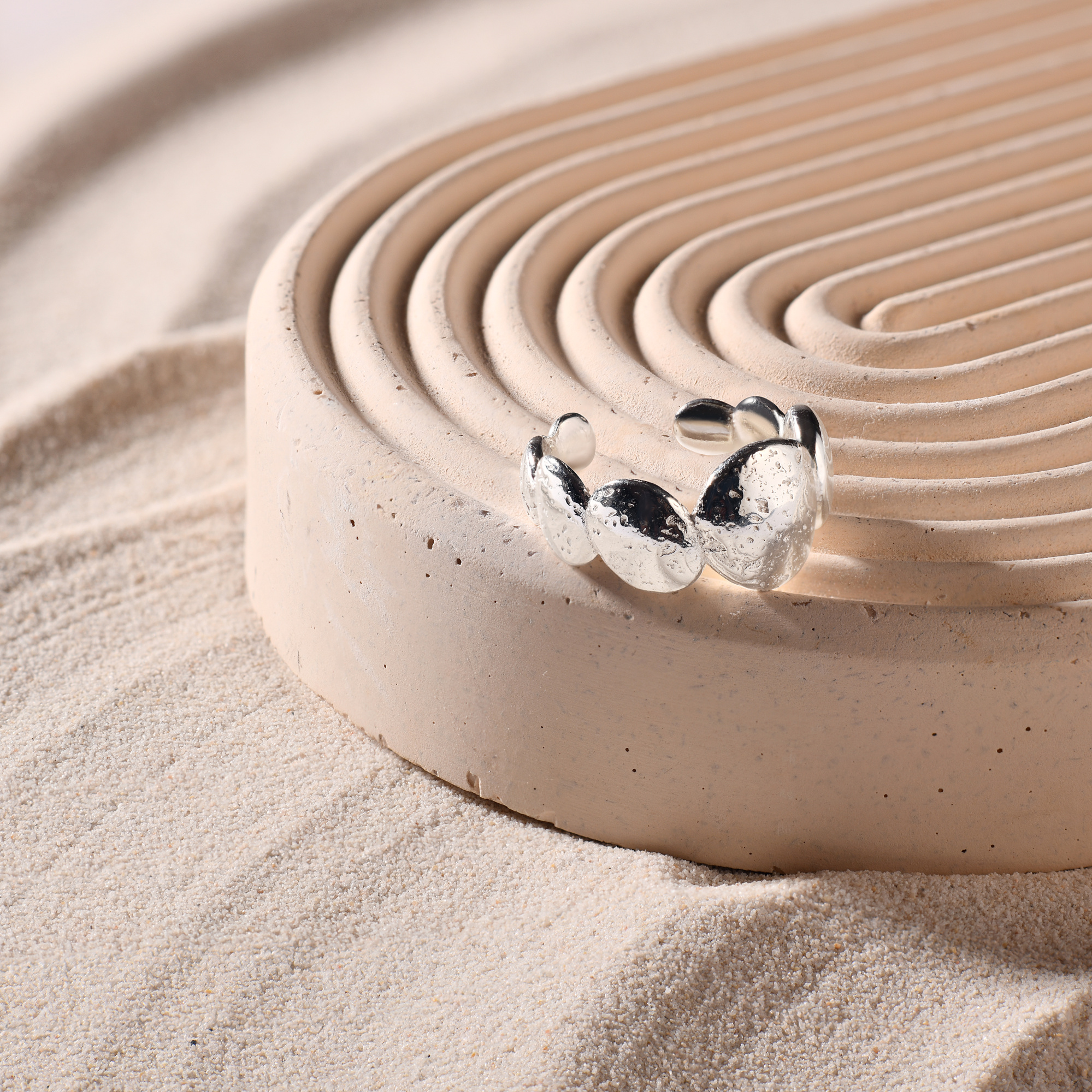 INFANTA Кафф Sasso Галька серебро