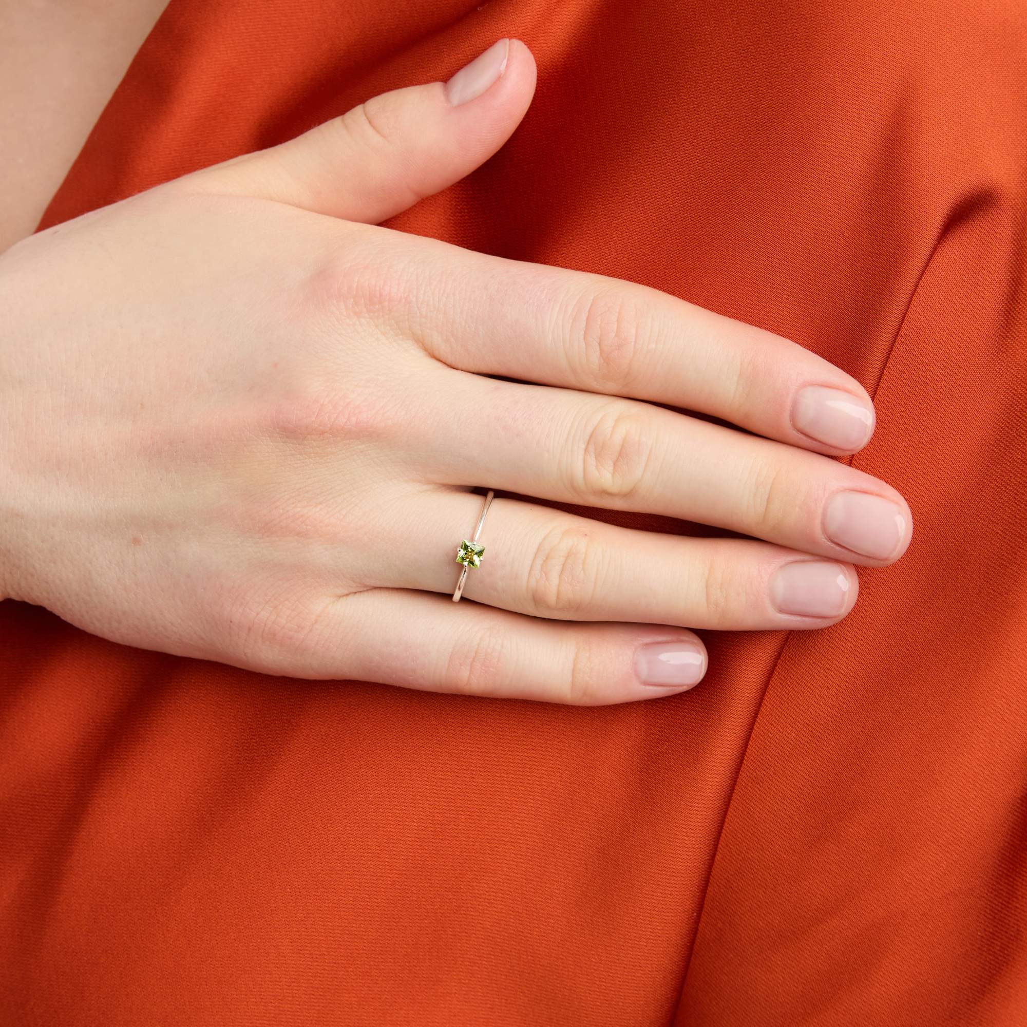 INFANTA Кольцо Principessa Punto с хризолитом в серебре