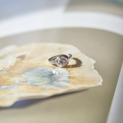 INFANTA Кафф с камнем Cerchio с аметистом в серебре