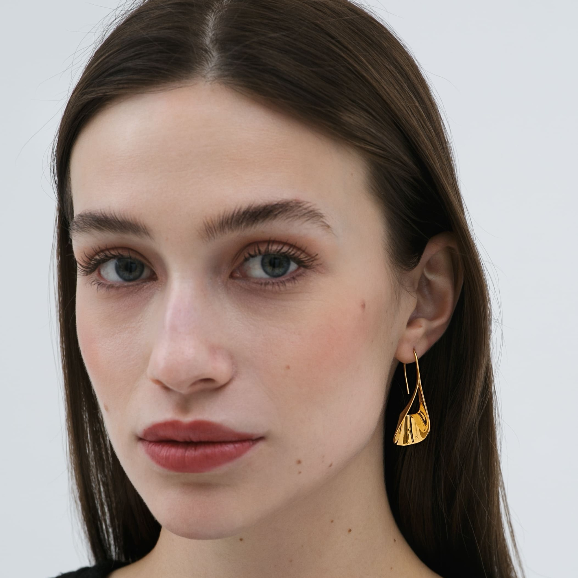 EKATERINA TOLSTAYA Серьги Лепестки, позолота