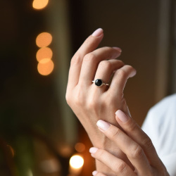 EKATERINA TOLSTAYA Кольцо с черным агатом