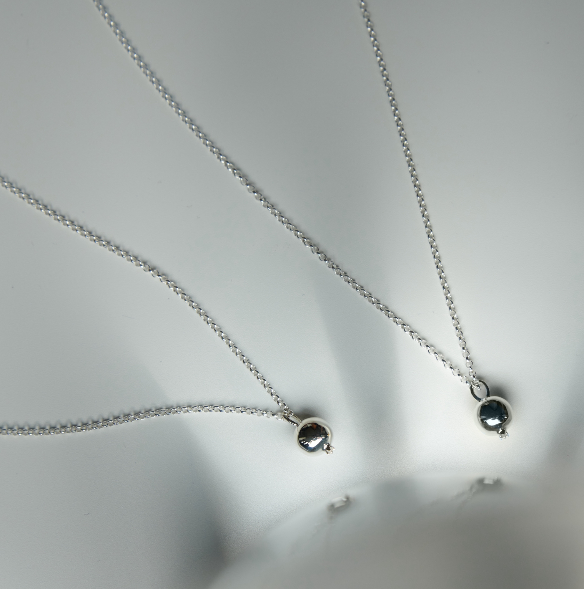 MS. MARBLE подвеска Pomegranate на цепочке серебро