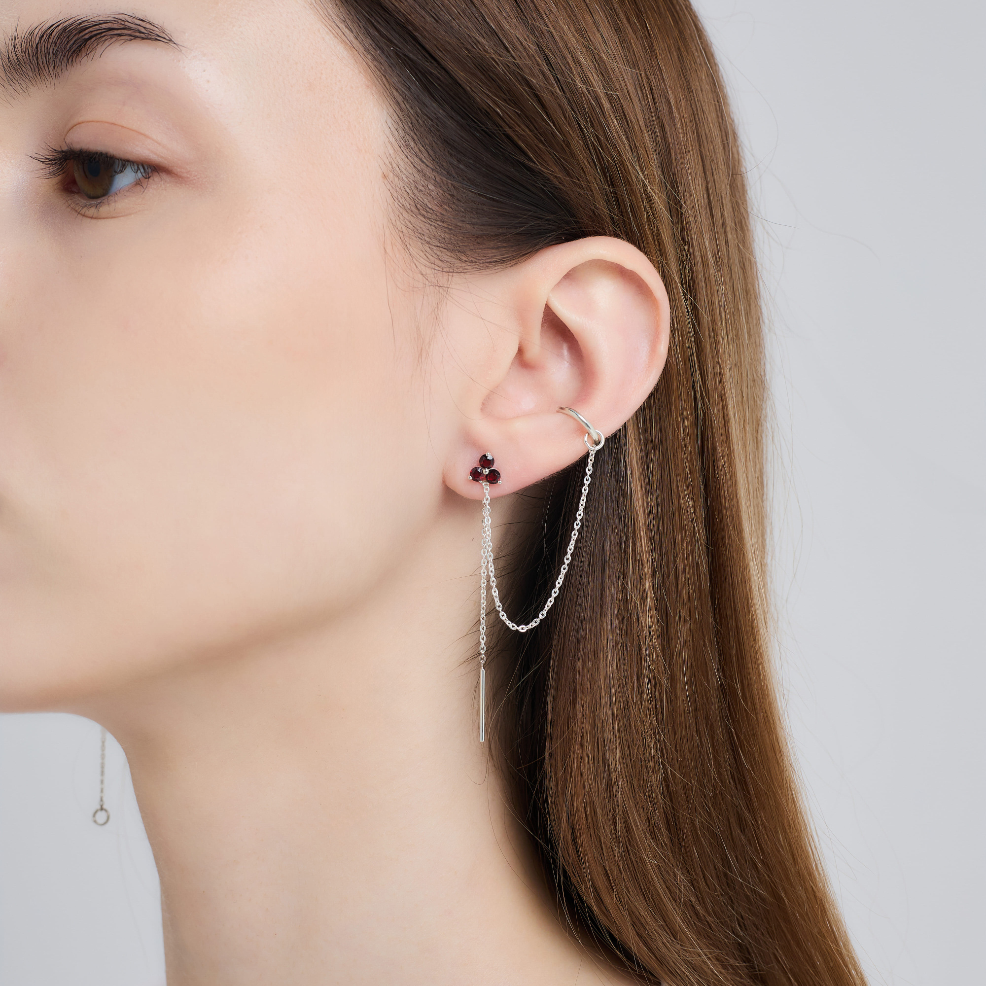 INFANTA Серьги протяжки Principessa Trifoglio piccolo с гранатами в серебре