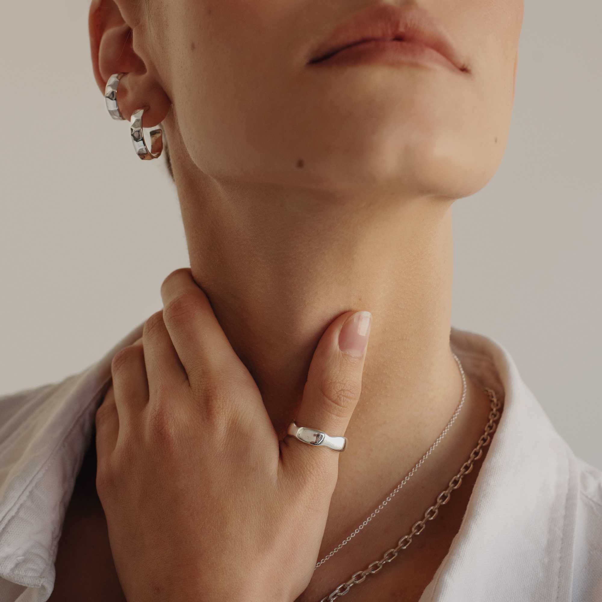 URBAN ISLAND серьга-кольцо мятая This Too Shall Pass ( 1 шт)