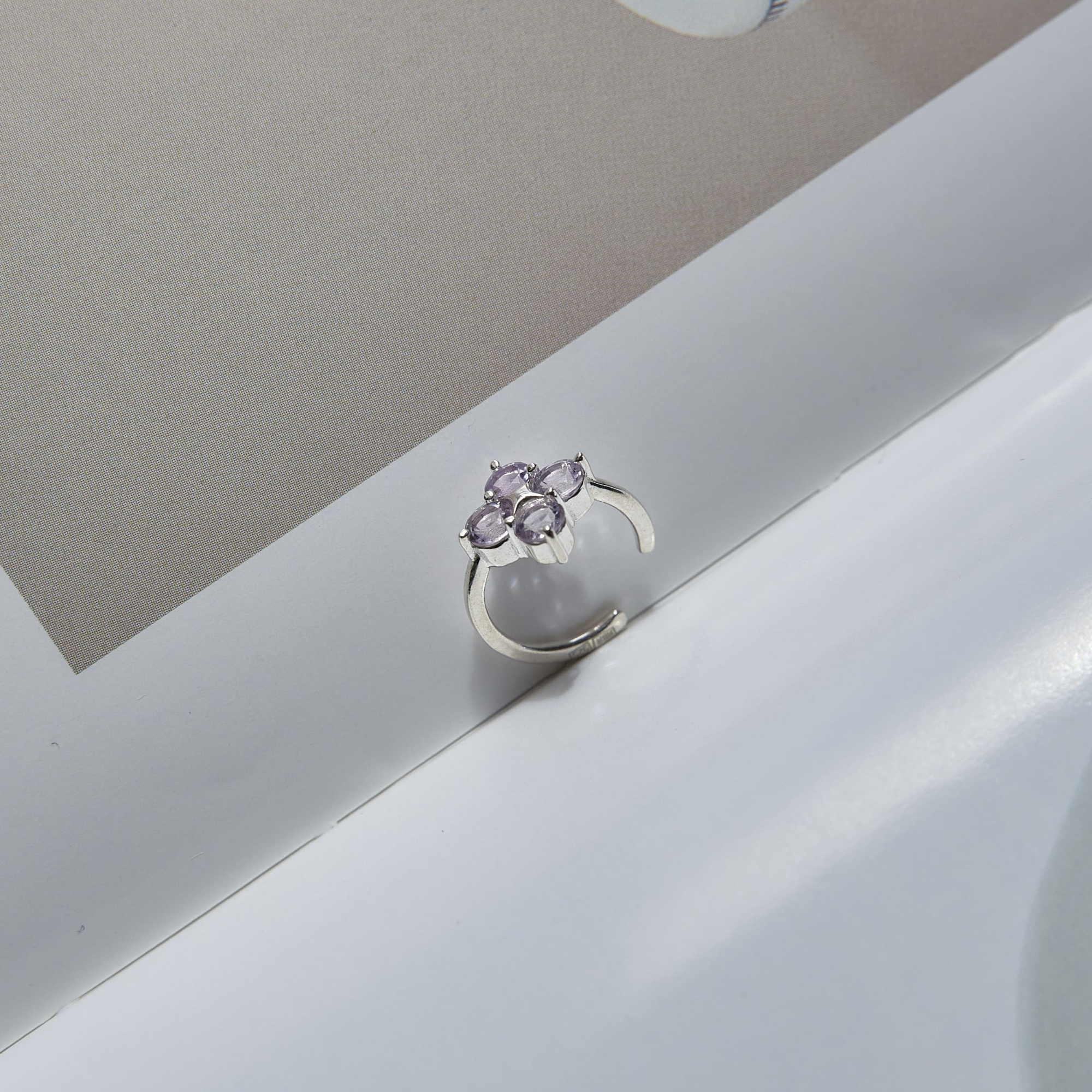 INFANTA Кафф с камнями Quadrifoglio аметист в серебре
