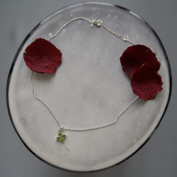 INFANTA Кулон Principessa Quadrifoglio с хризолитами круг