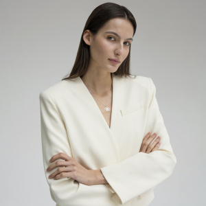 MS.MARBLE Подвеска Venus Flower (Цветок Венеры) на цепочке