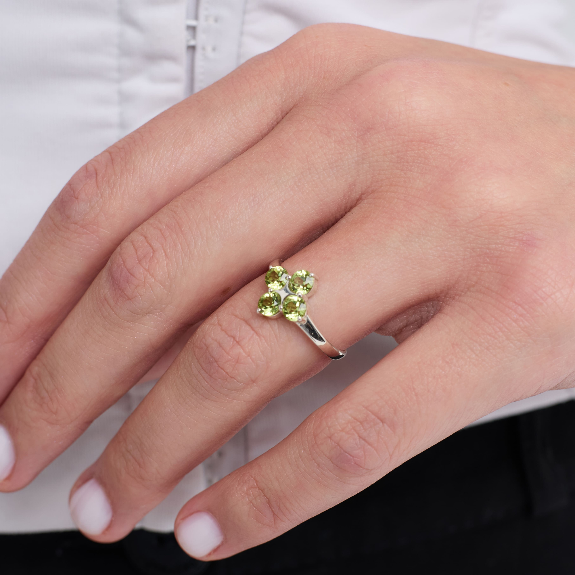 INFANTA Кольцо Principessa Quadrifoglio с хризолитами в серебре