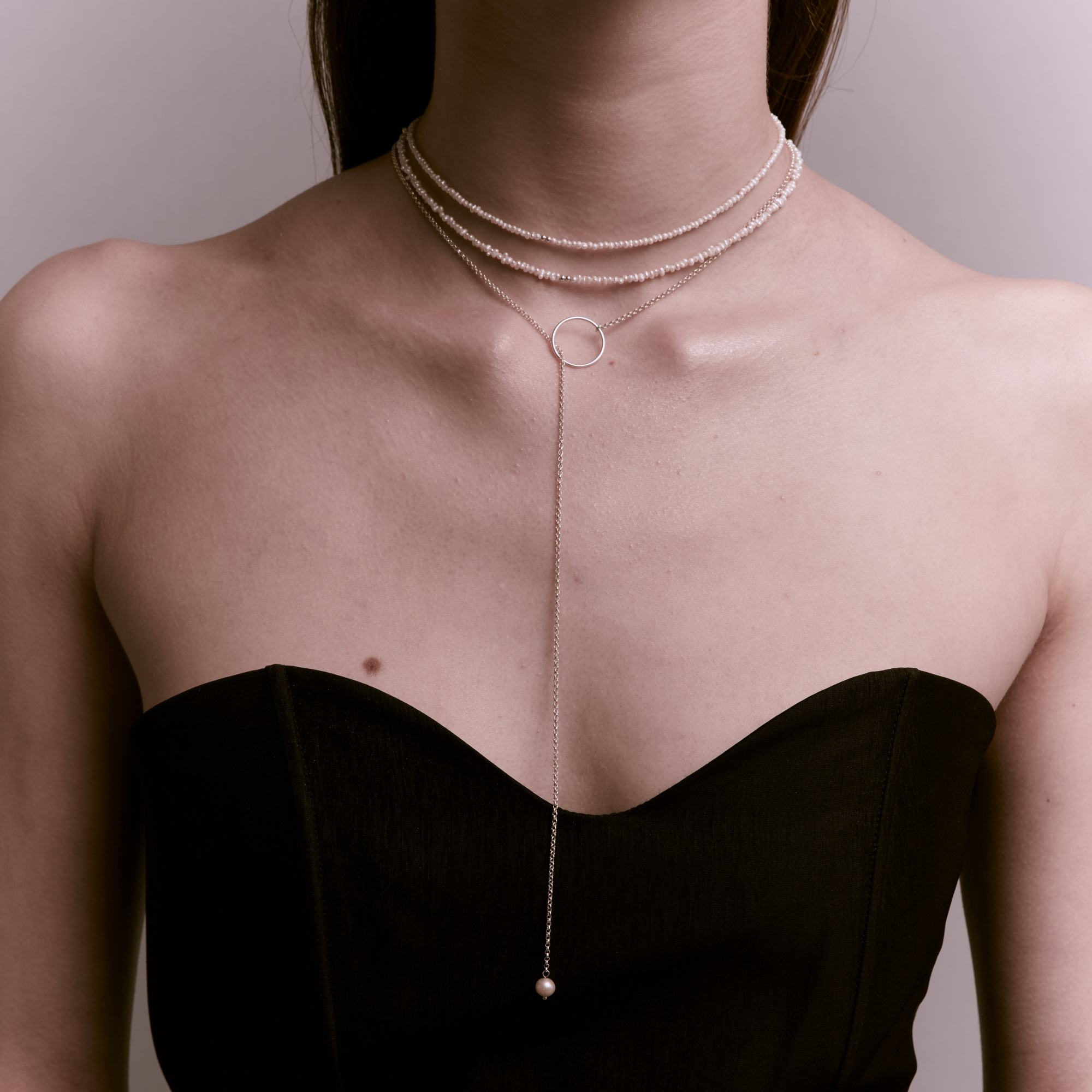 MS. MARBLE подвеска-галстук Soulmates с белым жемчугом