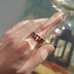 INFANTA Кольцо Principessa Lusso с россыпью гранатов