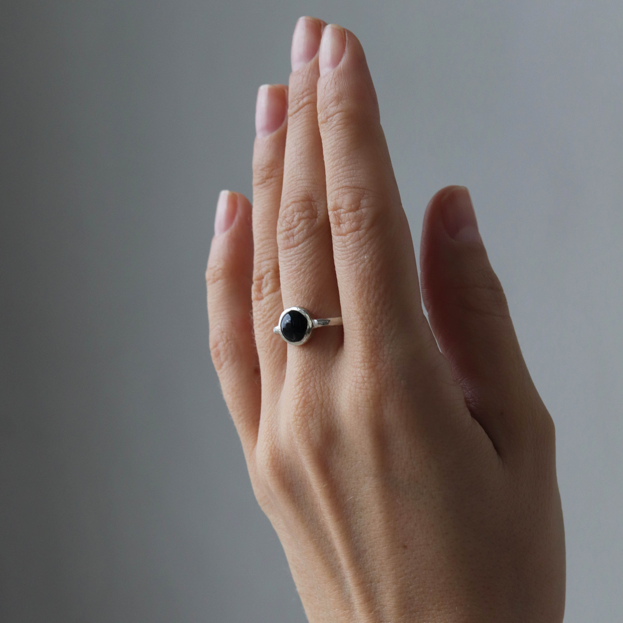 EKATERINA TOLSTAYA Кольцо с черным агатом