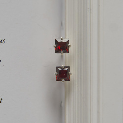 INFANTA Пусеты Principessa Punto с гранатами в серебре