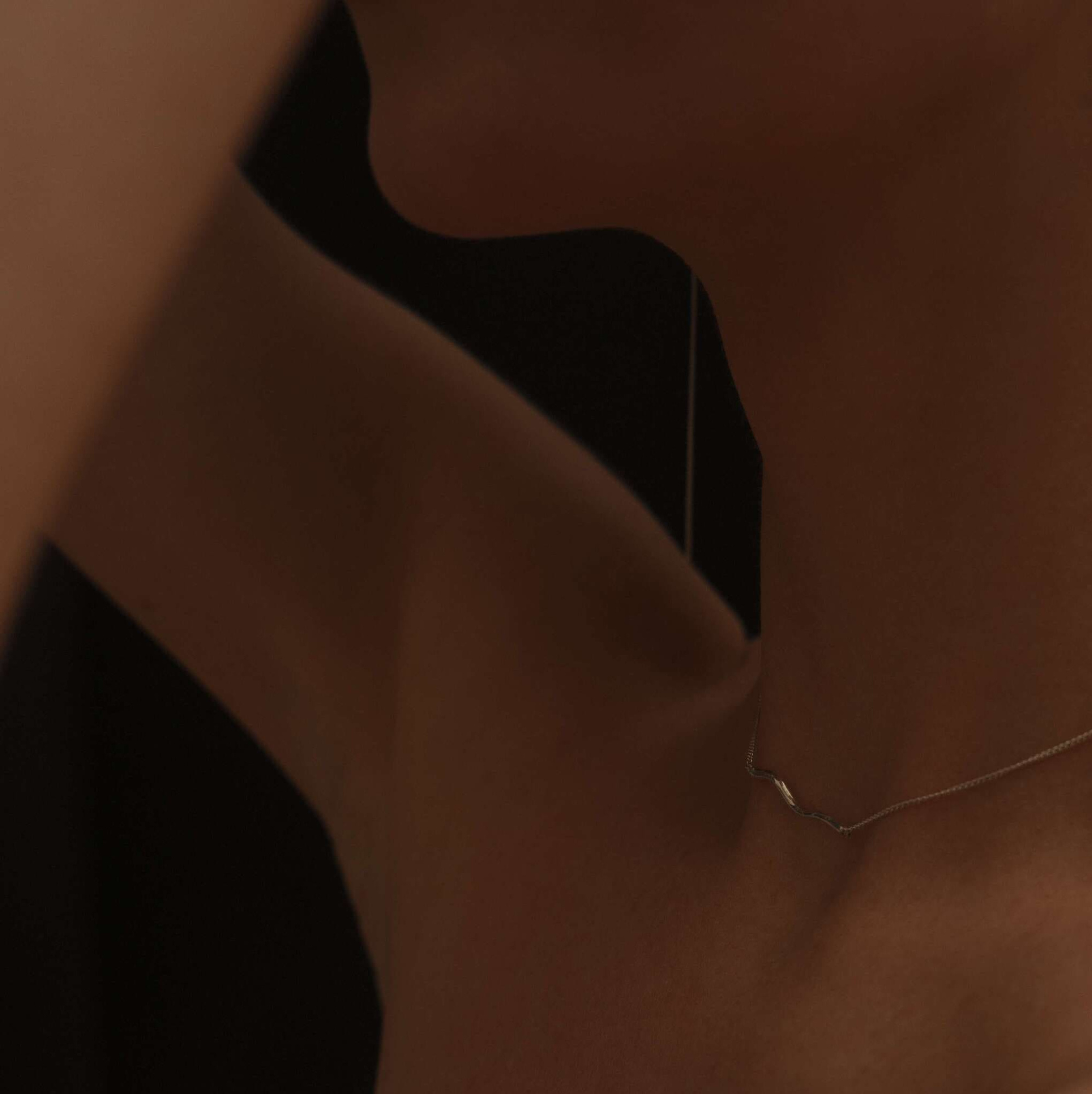 MS. MARBLE подвеска Flow с одной волной серебро