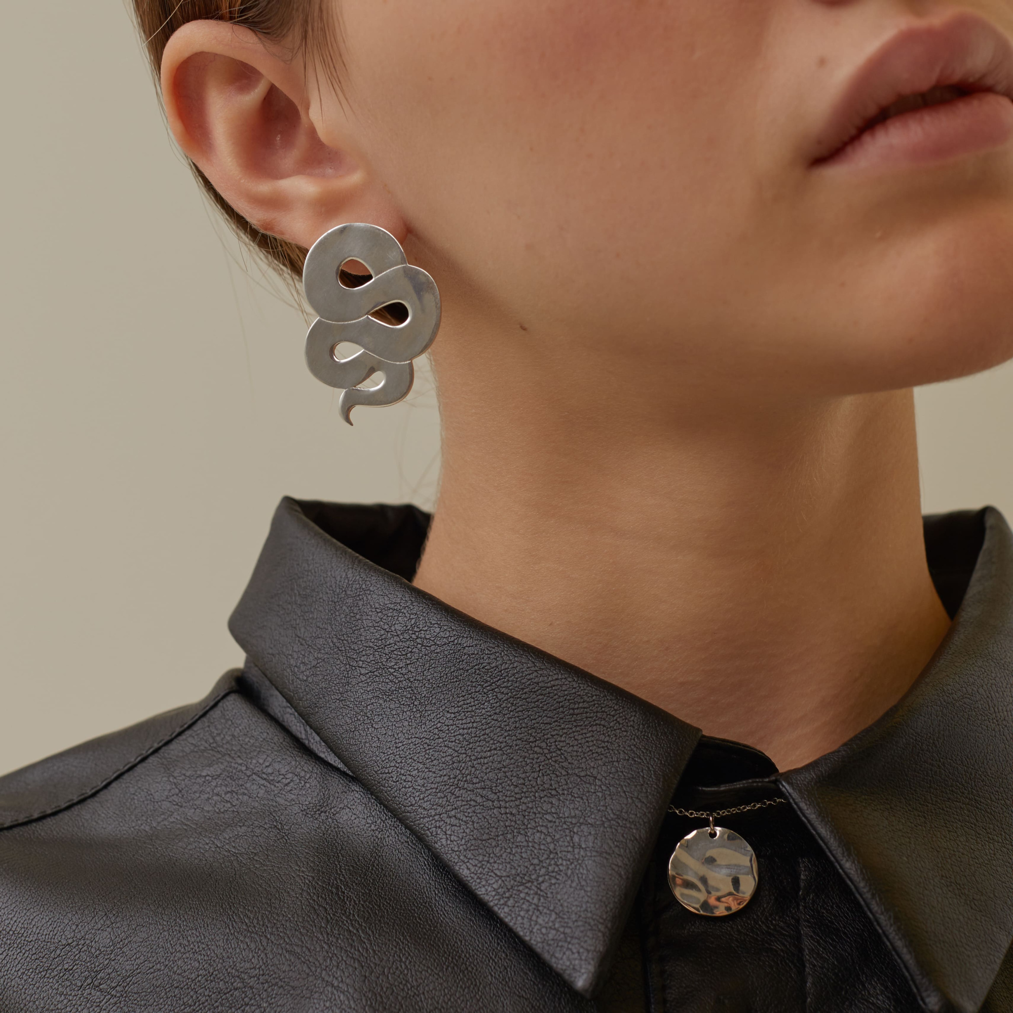 URBAN ISLAND моносерьга Athena (Mythology)