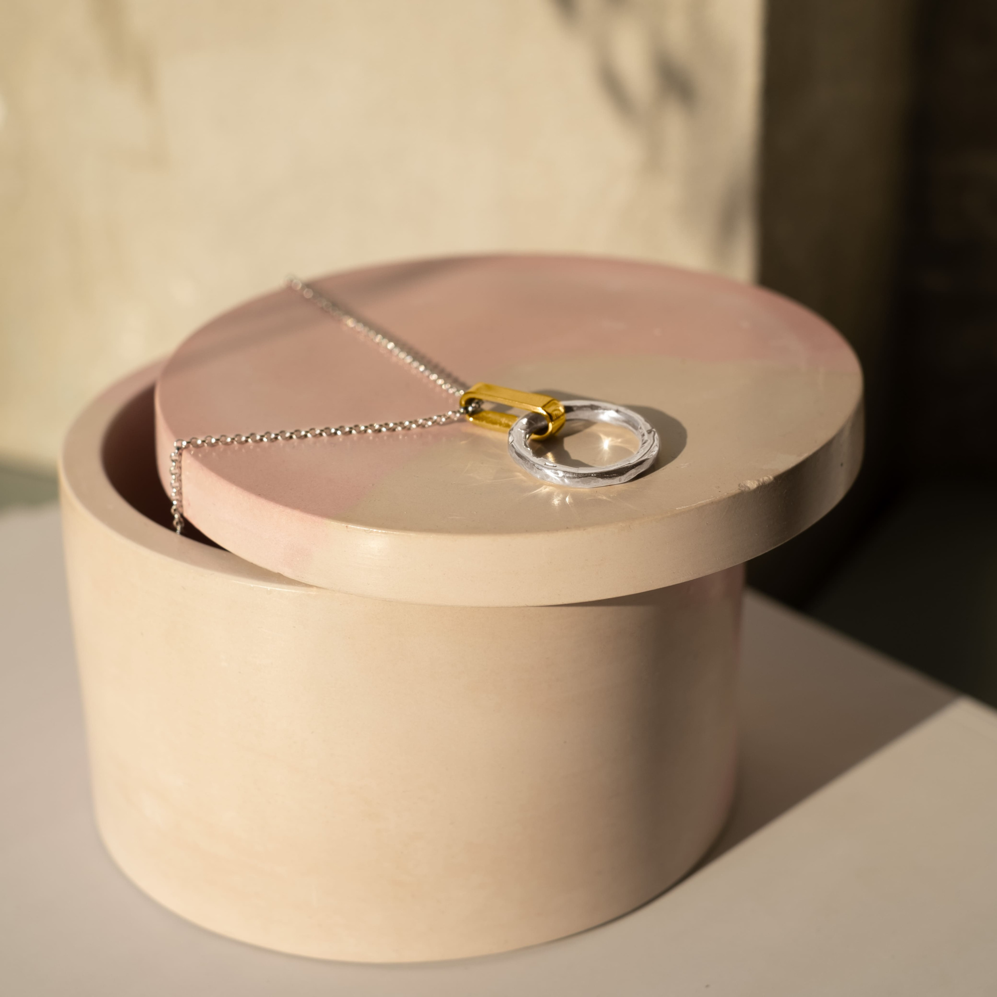 EKATERINA TOLSTAYA Кулон с латунью на цепочке