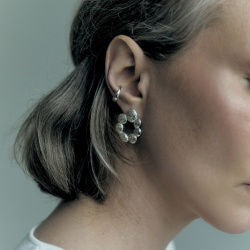 INFANTA Моносерьга круглая Sasso Галька серебро