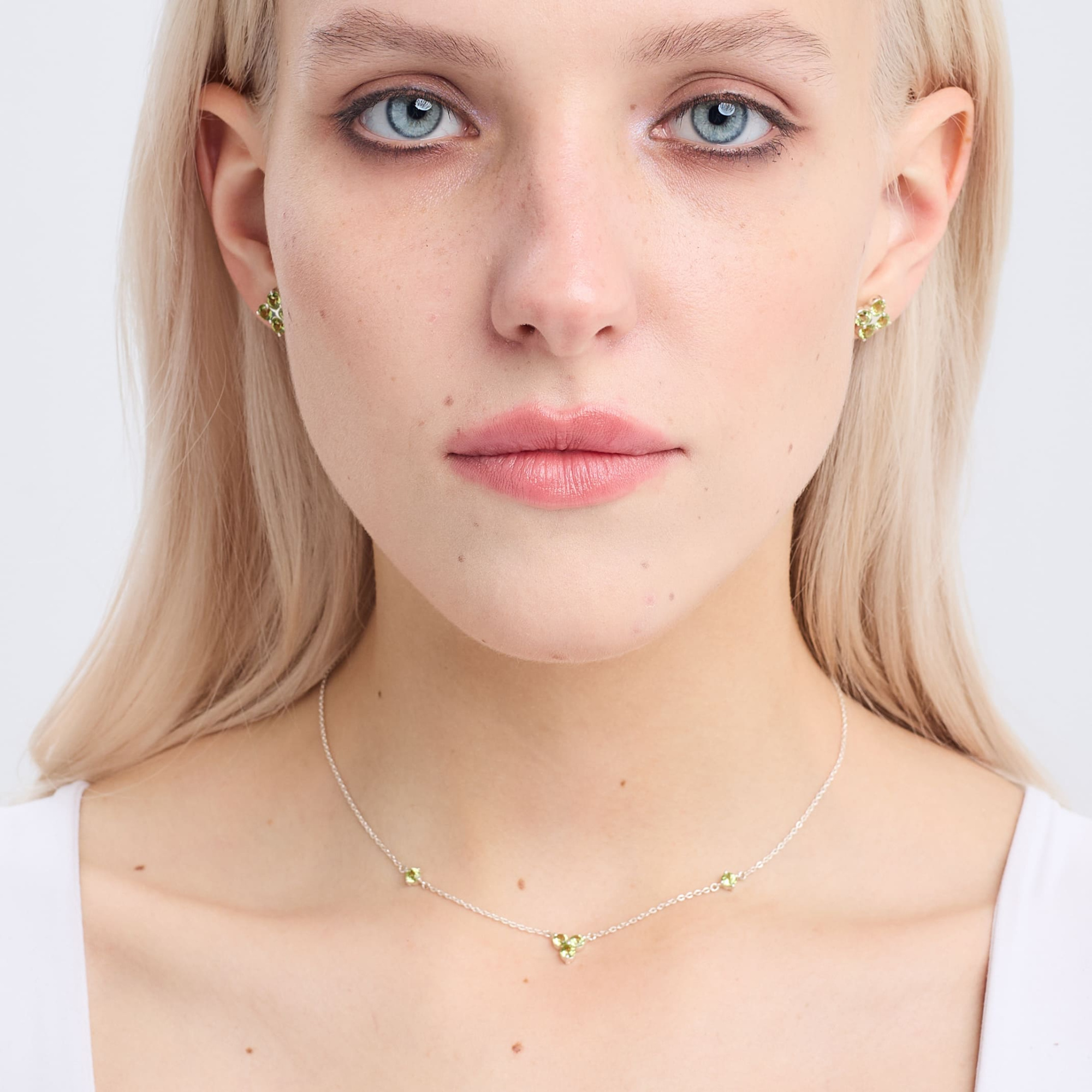 INFANTA Чокер Principessa Trifoglio piccolo с хризолитами в серебре