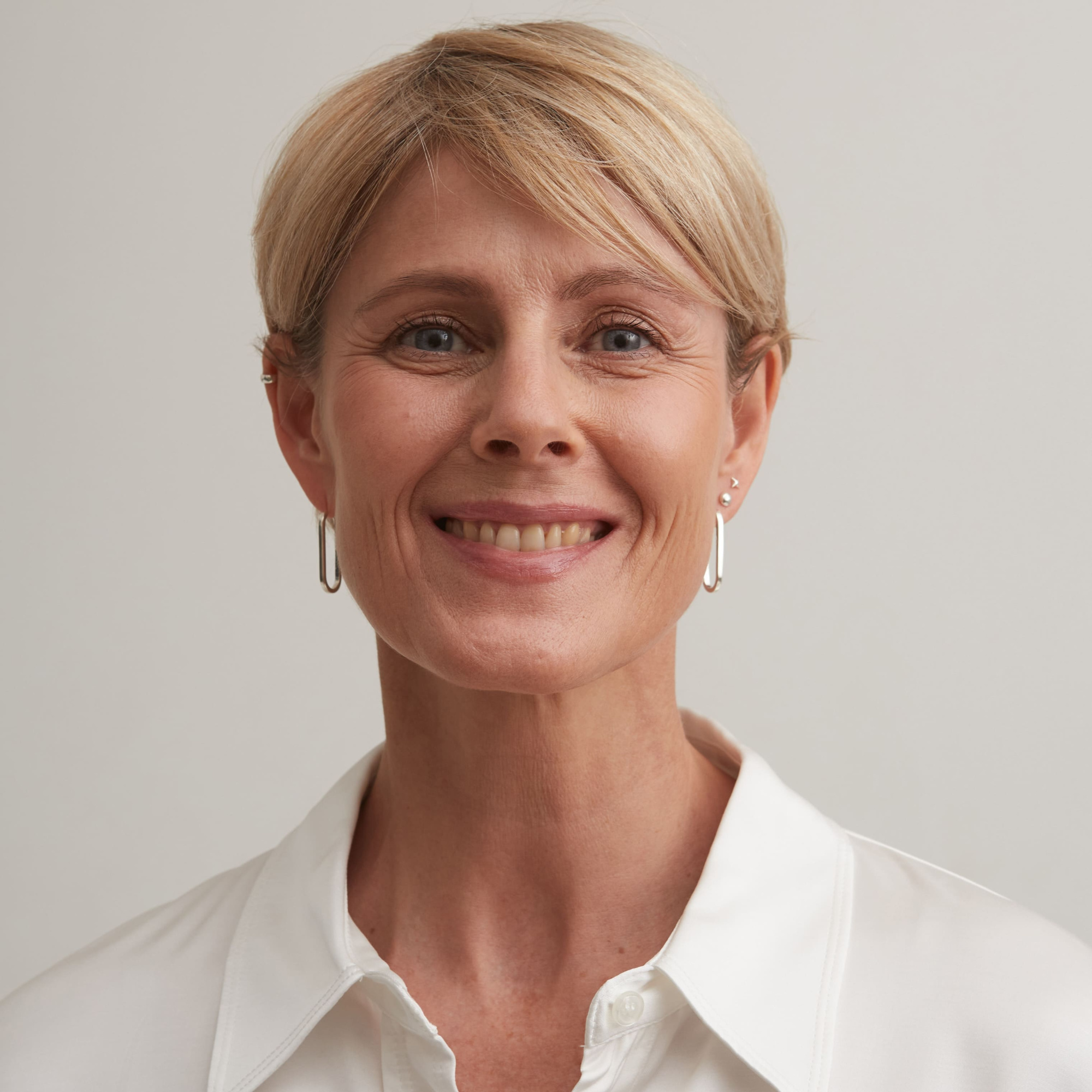 INFANTA Серьги овальные Base 8 на 24 серебро