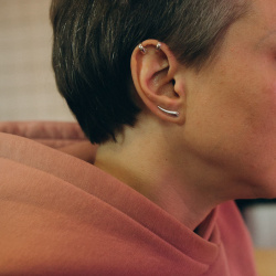 INFANTA Клаймбер Virgola grande на правое ухо серебро