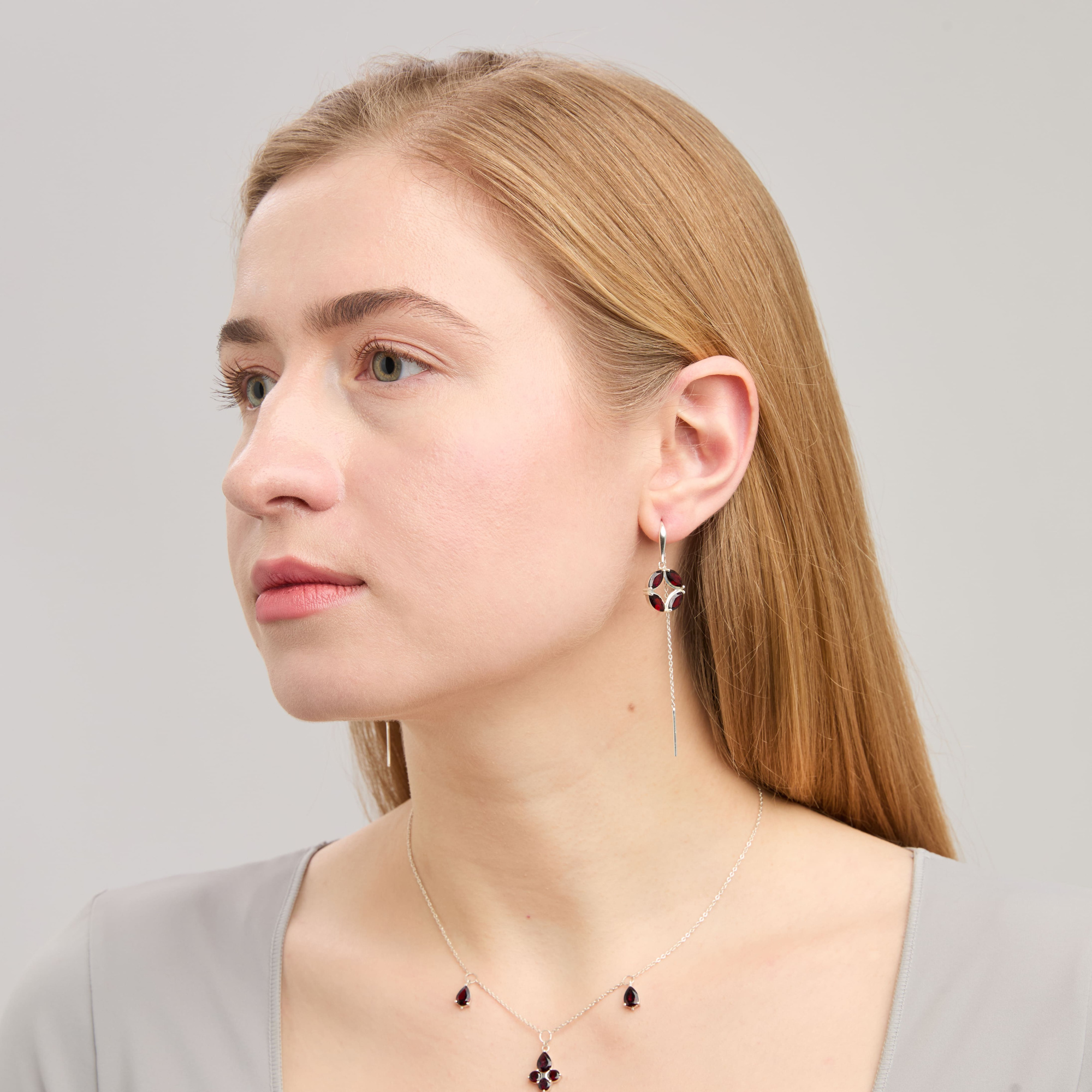 INFANTA Серьги протяжки Principessa Marchese с гранатами в серебре