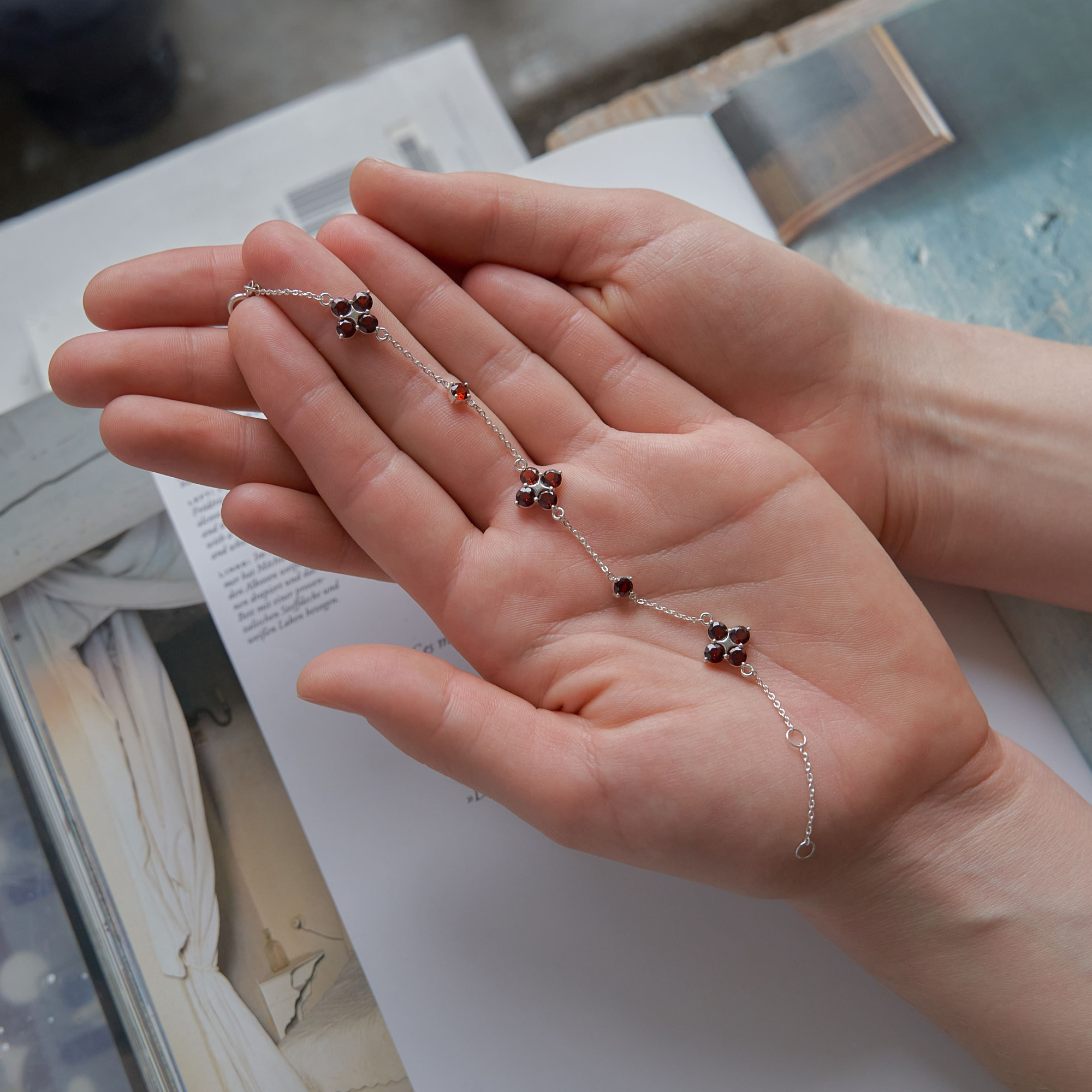 INFANTA Браслет Principessa Quadrifoglio с гранатами