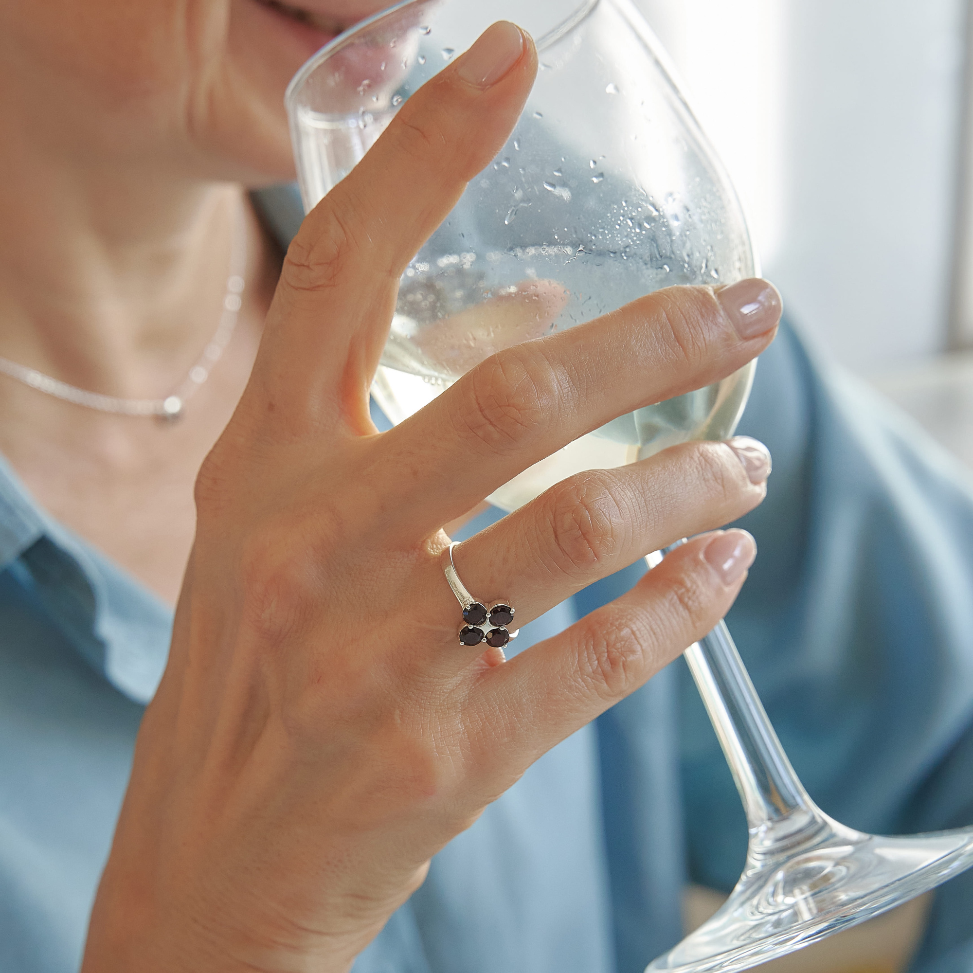 INFANTA Кольцо Principessa Quadrifoglio с гранатами в серебре