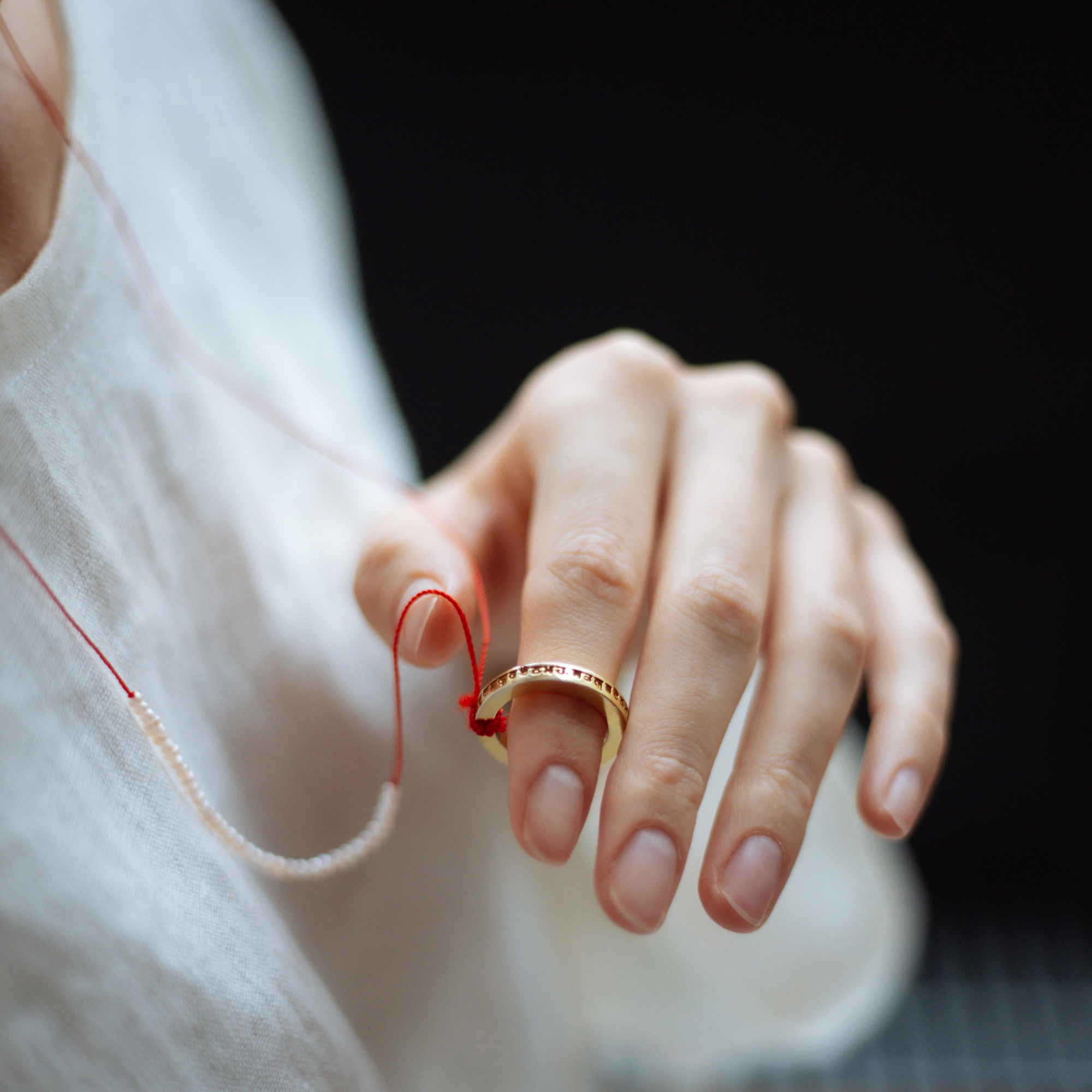 MS. MARBLE подвеска Mantra жемчуг позолота