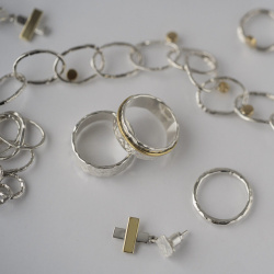 EKATERINA TOLSTAYA Кольцо битое M с латунью