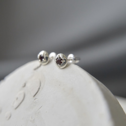 INFANTA Пусеты круглые Principessa Cerchio с гранатами в серебре