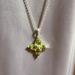 INFANTA Кулон Principessa Pere с хризолитами груша