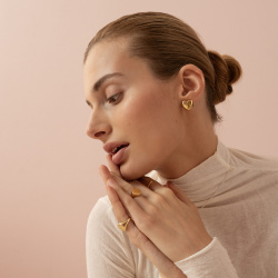 MS. MARBLE Кольцо-печатка Love is Love позолота