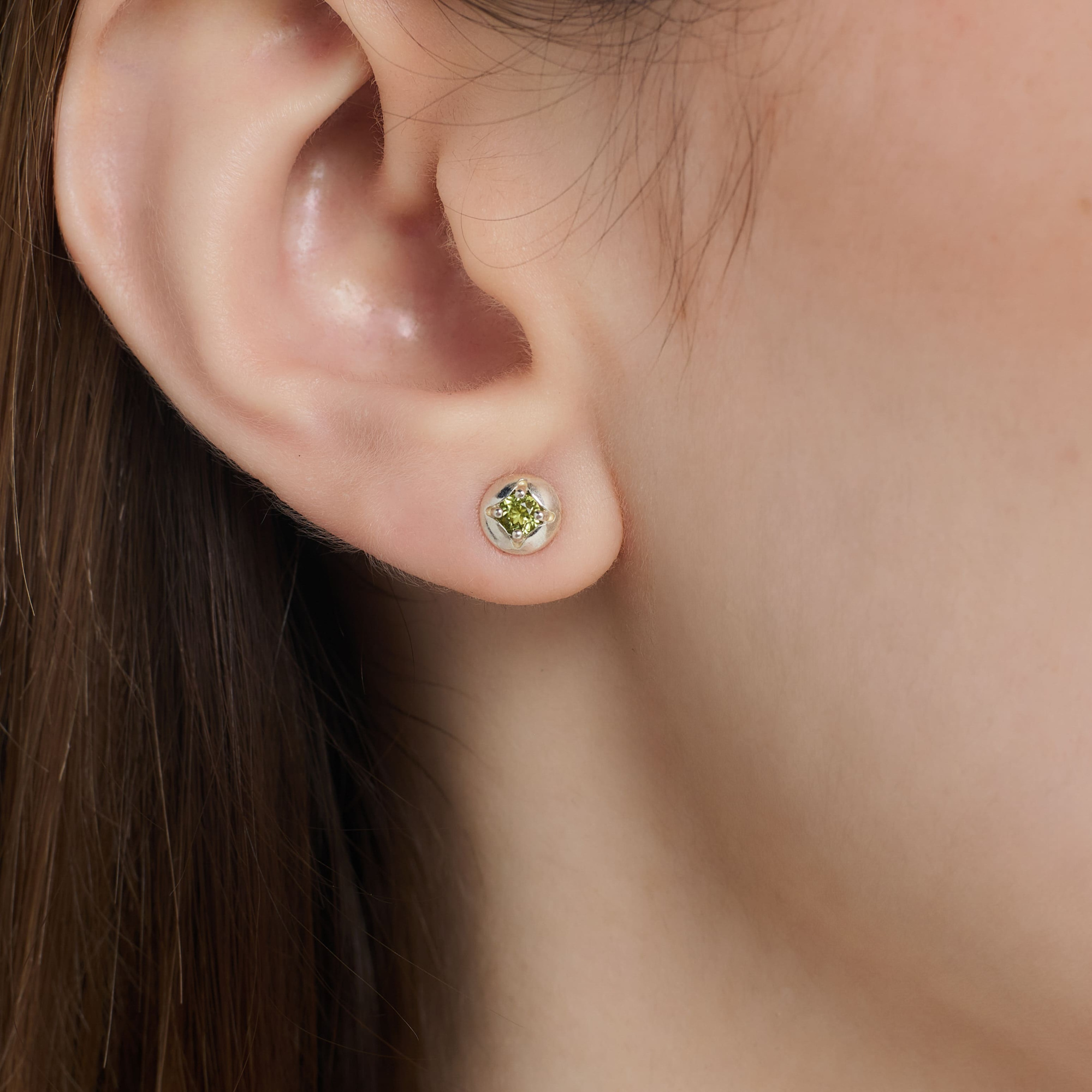 INFANTA Пусеты круглые Principessa Cerchio с хризолитами в серебре