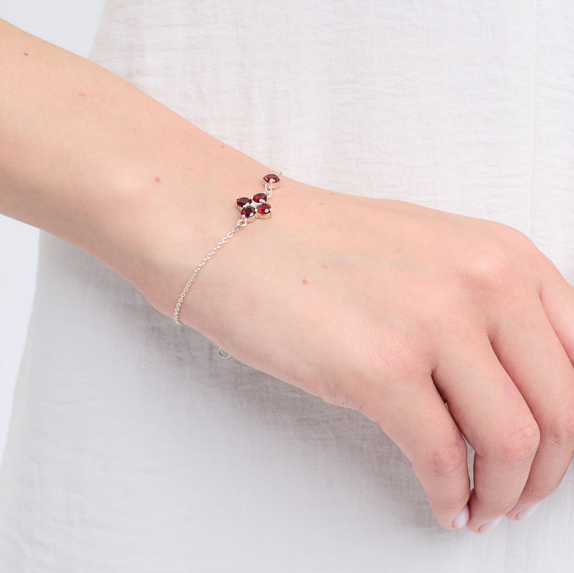 INFANTA Браслет Principessa Asimmetrico с гранатами