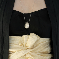 MS. MARBLE Подвеска Treasure Vase (Ваза изобилия) на цепочке