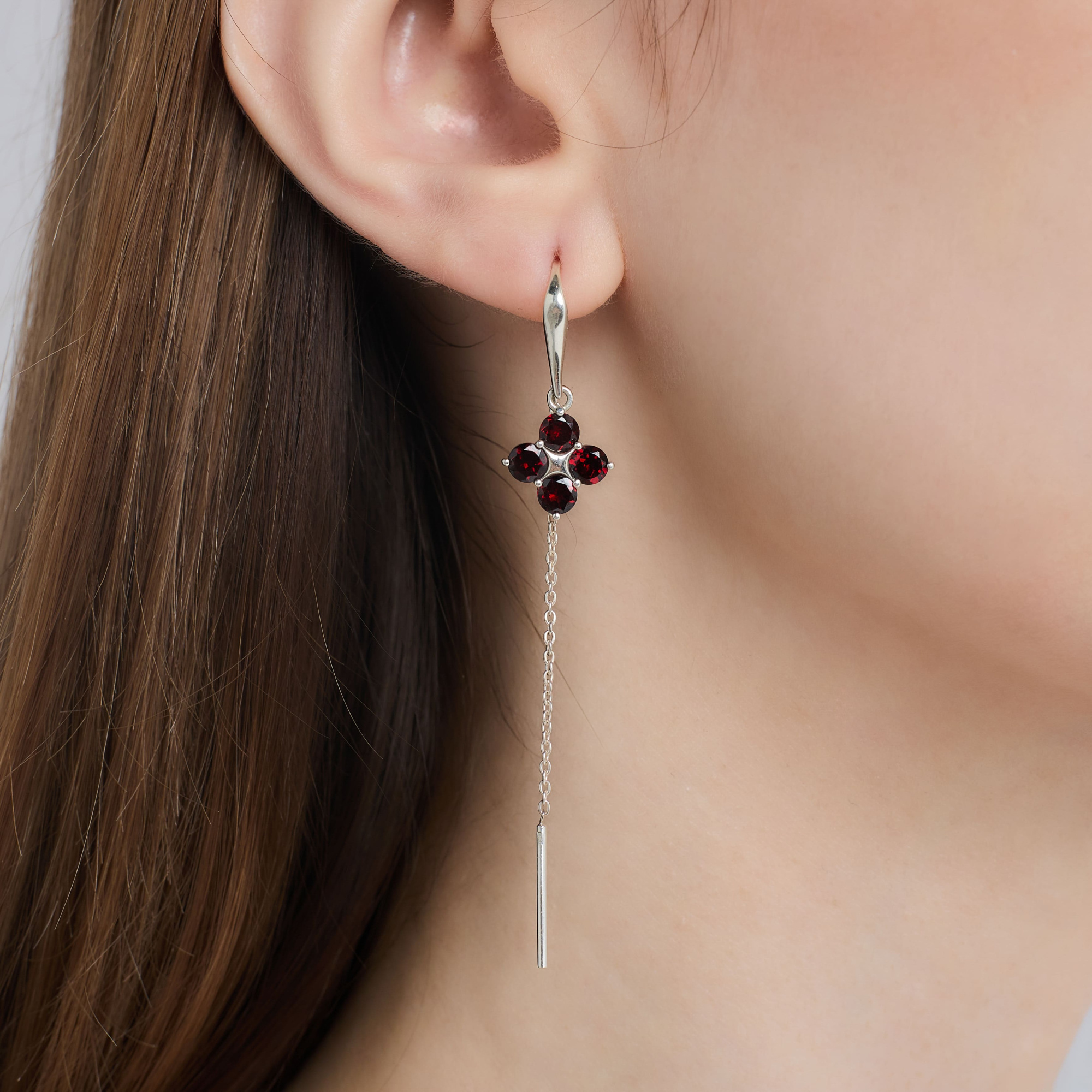 INFANTA Серьги протяжки Principessa Quadrifoglio с гранатами в серебре