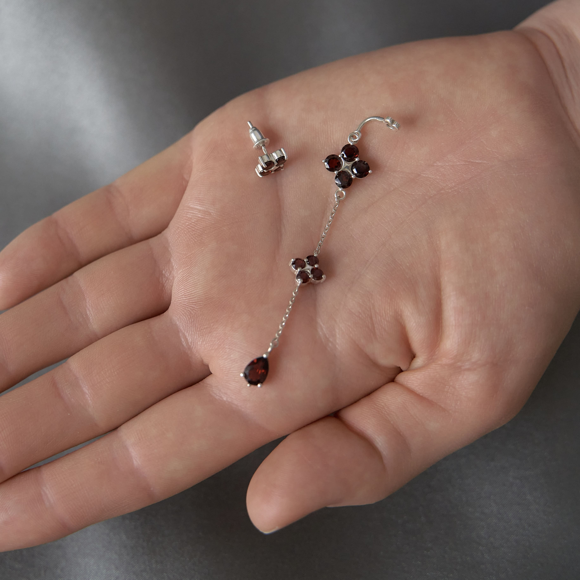 INFANTA Пусеты Principessa piccolo Quadrifoglio с гранатами в серебре