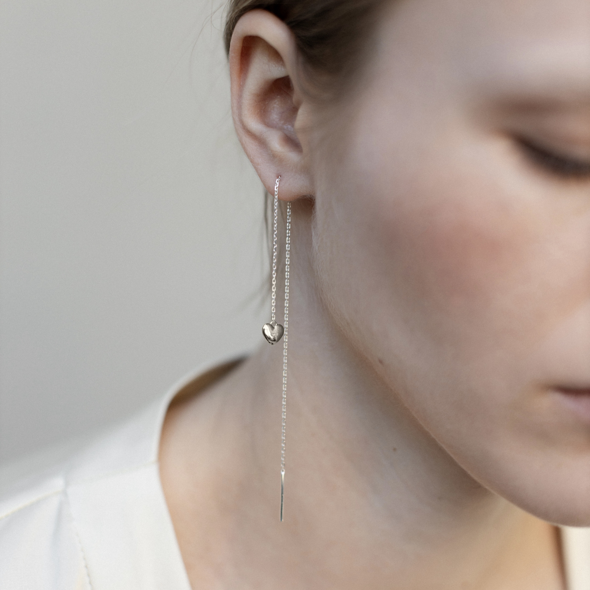 MS. MARBLE Серьга-протяжка Love серебро